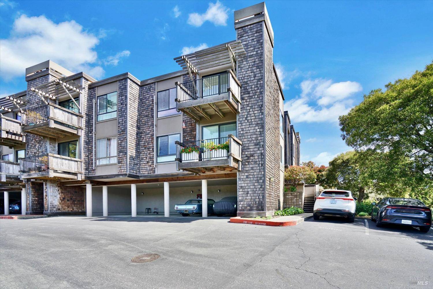 600 Seaver DR, Mill Valley, CA 94941