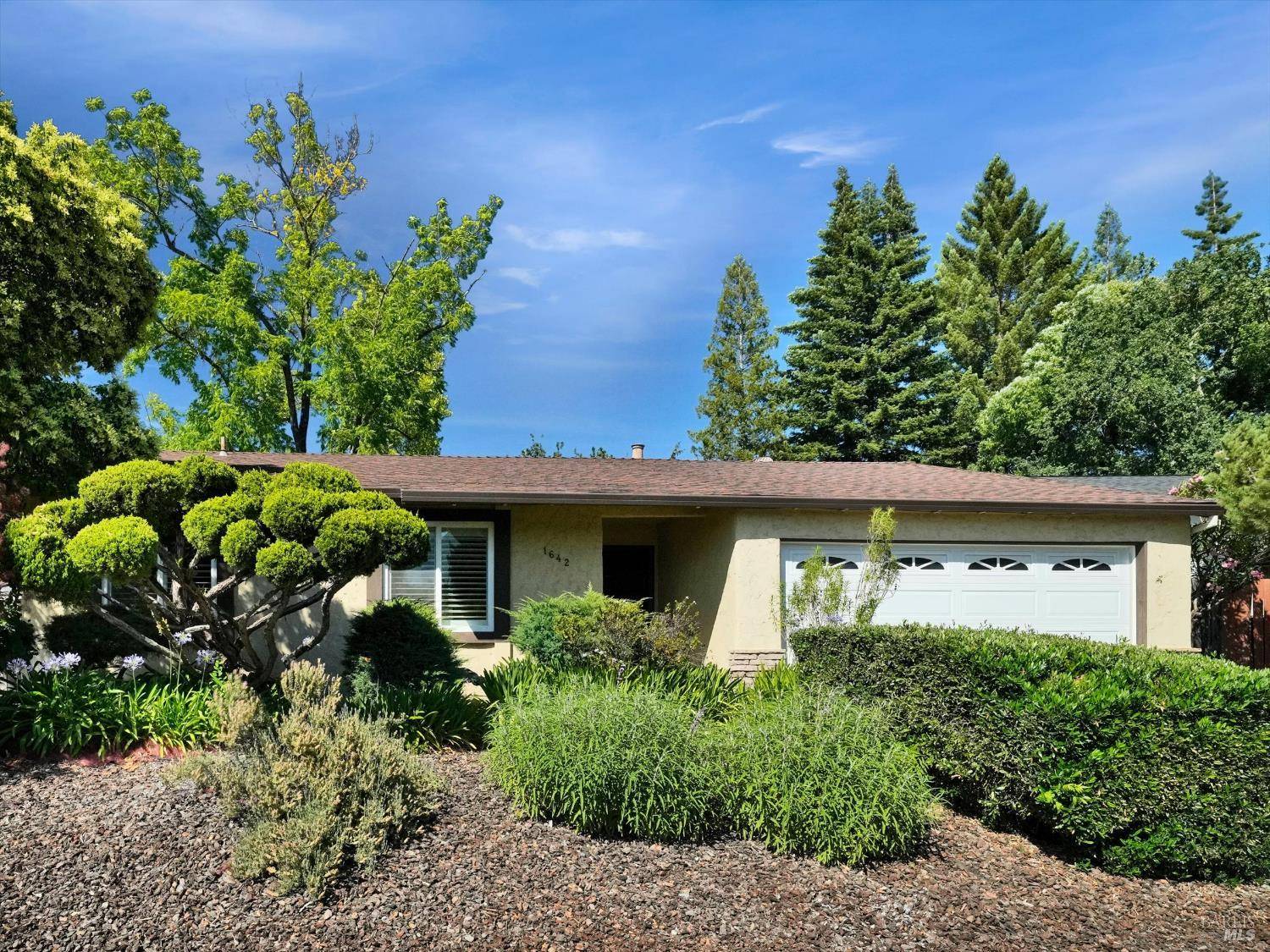 1642 Calavaras DR, Santa Rosa, CA 95405