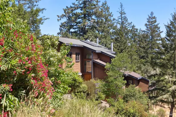 21540 Siri RD, Guerneville, CA 95446