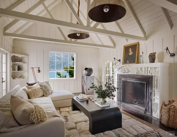 33 Ocean AVE, Bolinas, CA 94924
