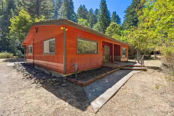 11 Kidd Creek RD, Cazadero, CA 95421