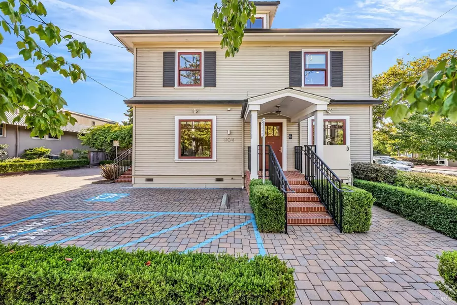 1104 Irwin ST, San Rafael, CA 94901