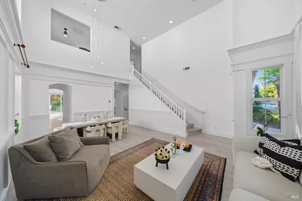 Novato, CA 94949,42 Waterbury LN