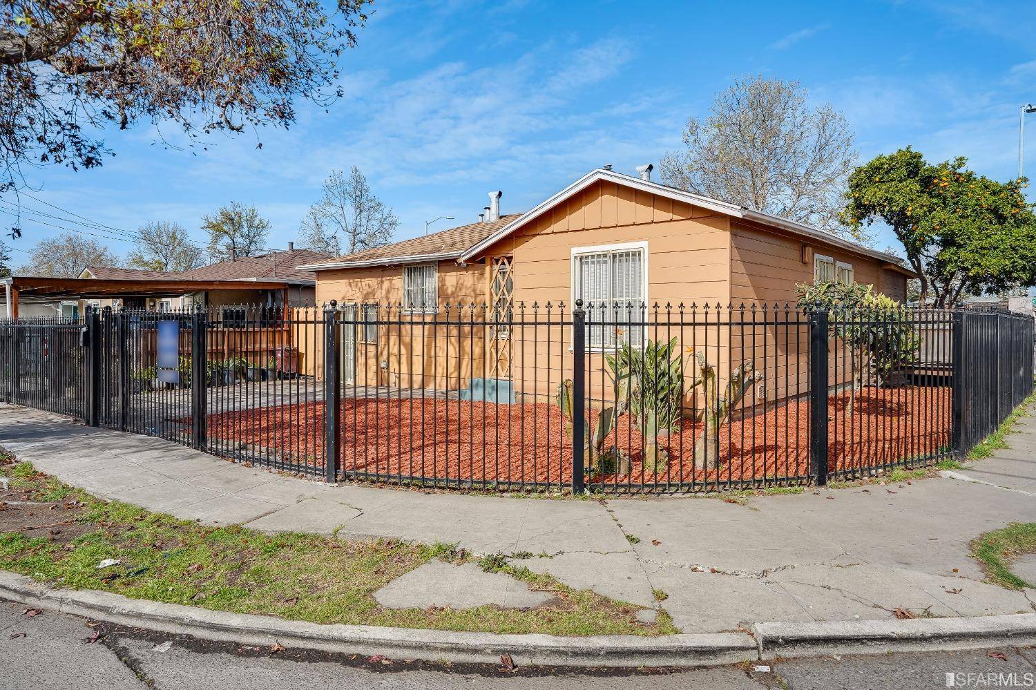 377 Darien, Oakland, CA 94603