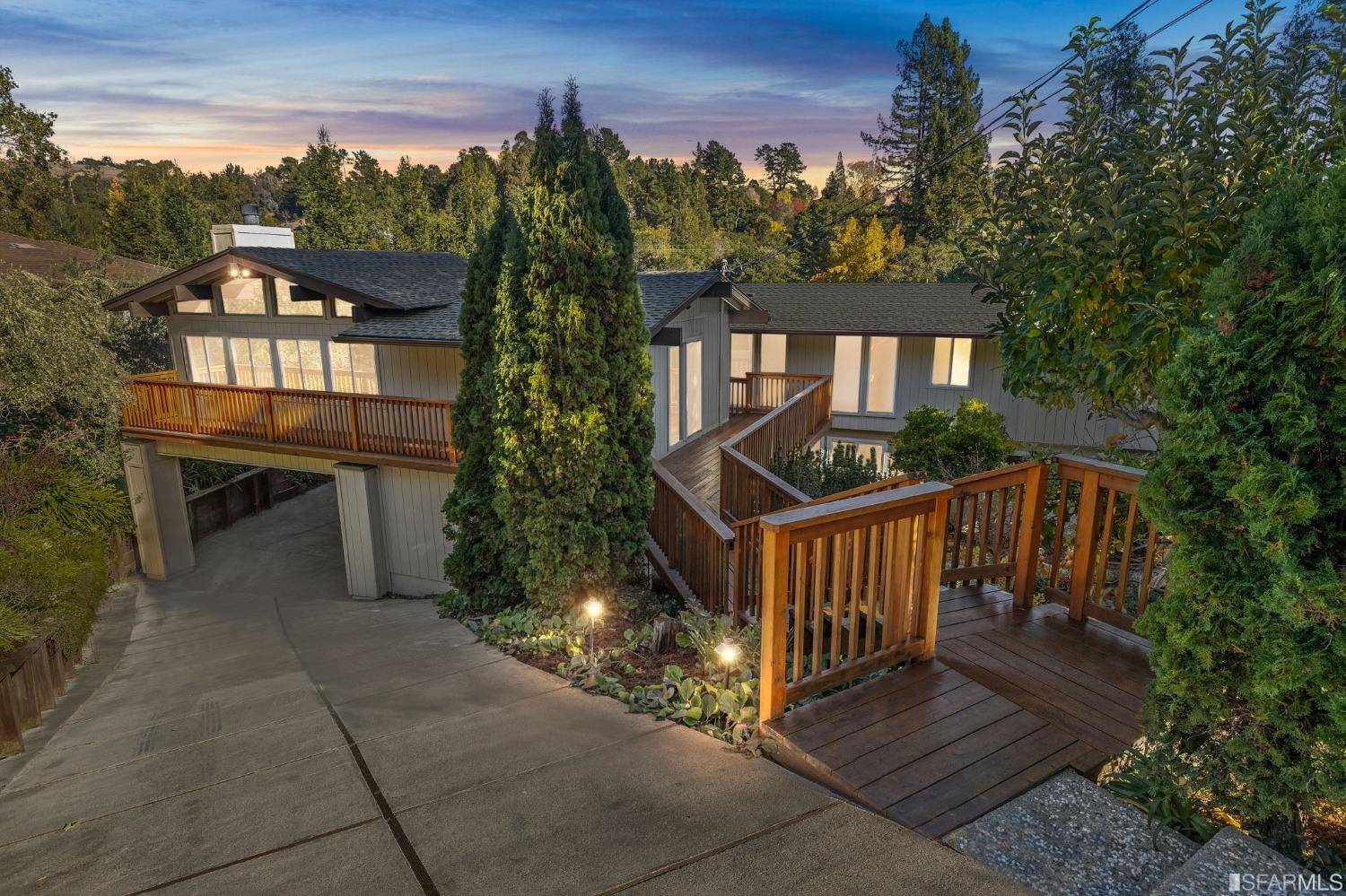 32 Valencia, Orinda, CA 94563