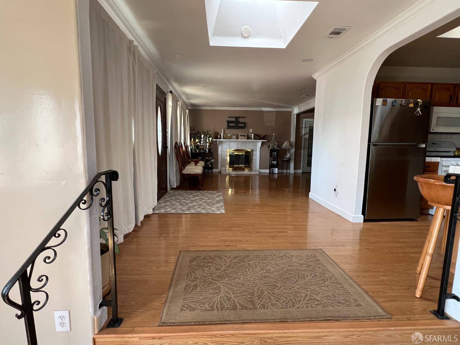 South San Francisco, CA 94080,10 Bradford DR