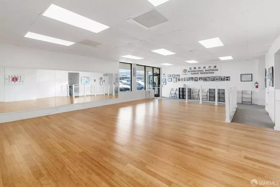 950 King DR #103, Daly City, CA 94015