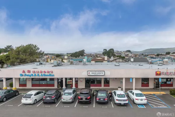 Daly City, CA 94015,950 King DR #103