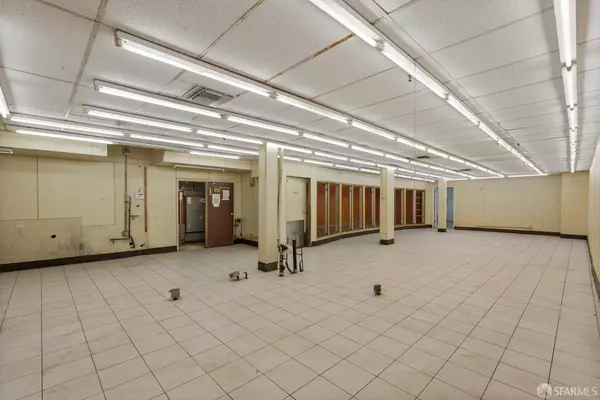 San Francisco, CA 94118,900 Clement ST