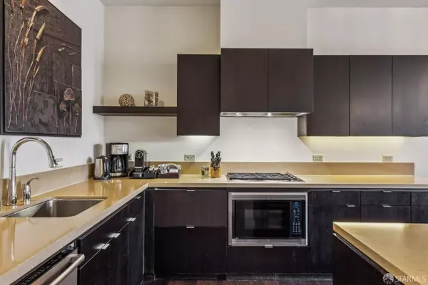 San Francisco, CA 94109,900 North Point ST #411