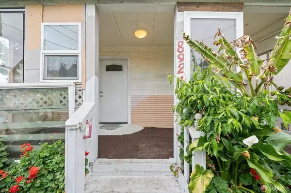 Oakland, CA 94605,8921 Dowling ST