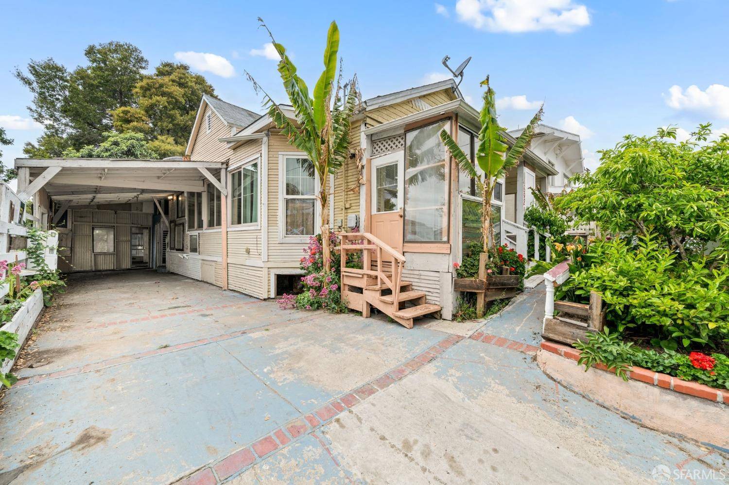 8921 Dowling ST, Oakland, CA 94605