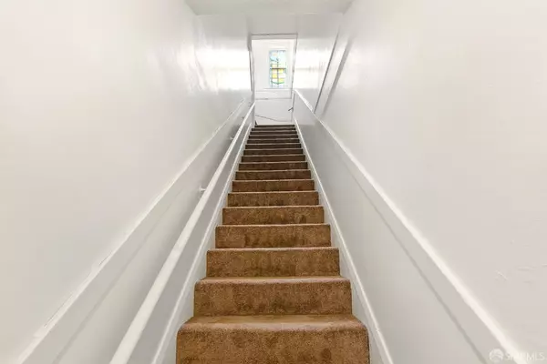 San Francisco, CA 94117,425-429 Steiner ST