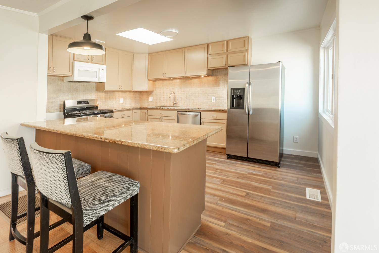 San Francisco, CA 94124,316 Bridgeview DR