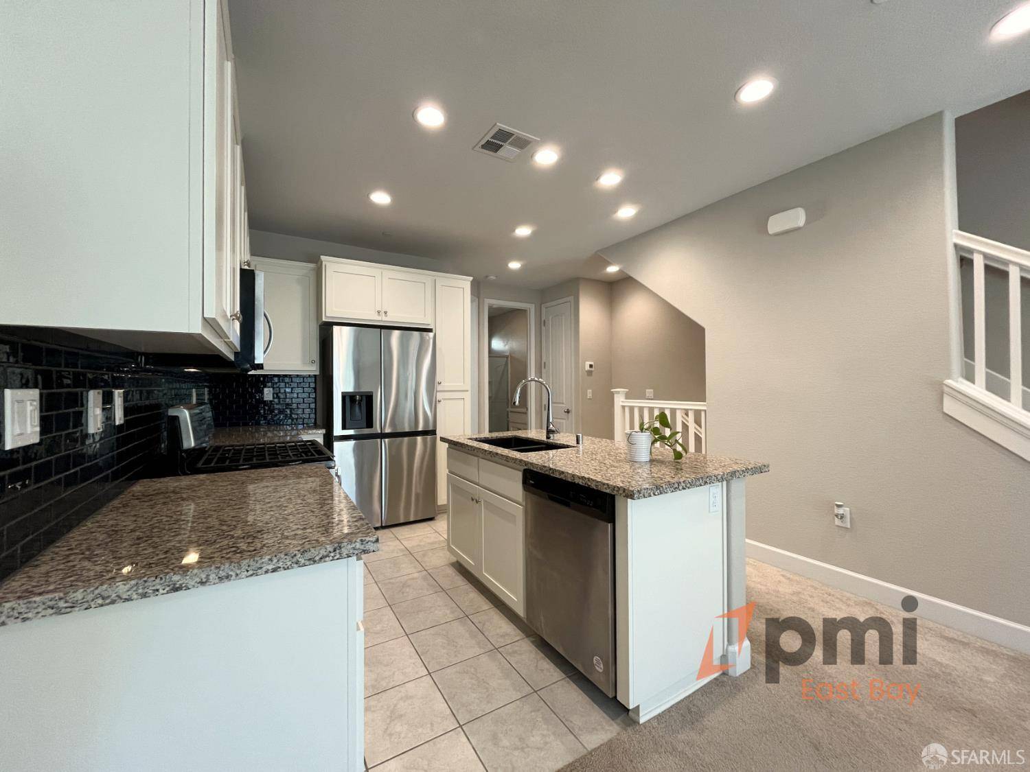 Martinez, CA 94553,221 Laurel Knoll DR