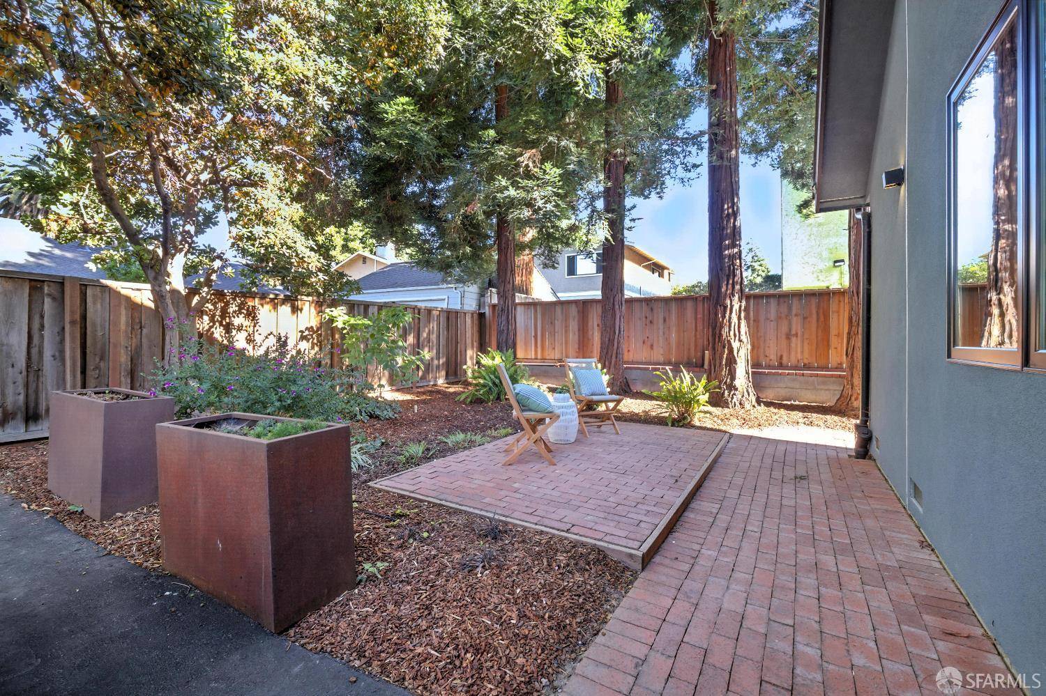 East Palo Alto, CA 94303,206 Donohoe ST