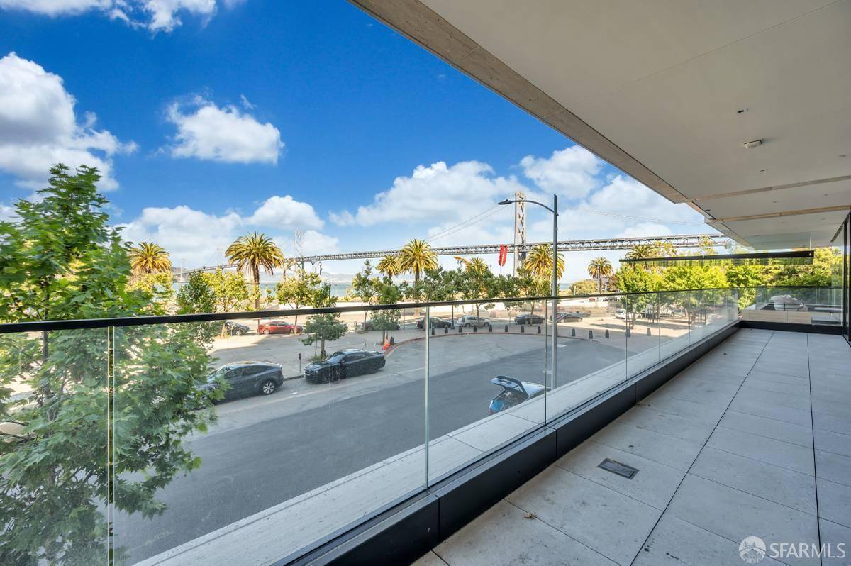 1 Steuart LN #204, San Francisco, CA 94105