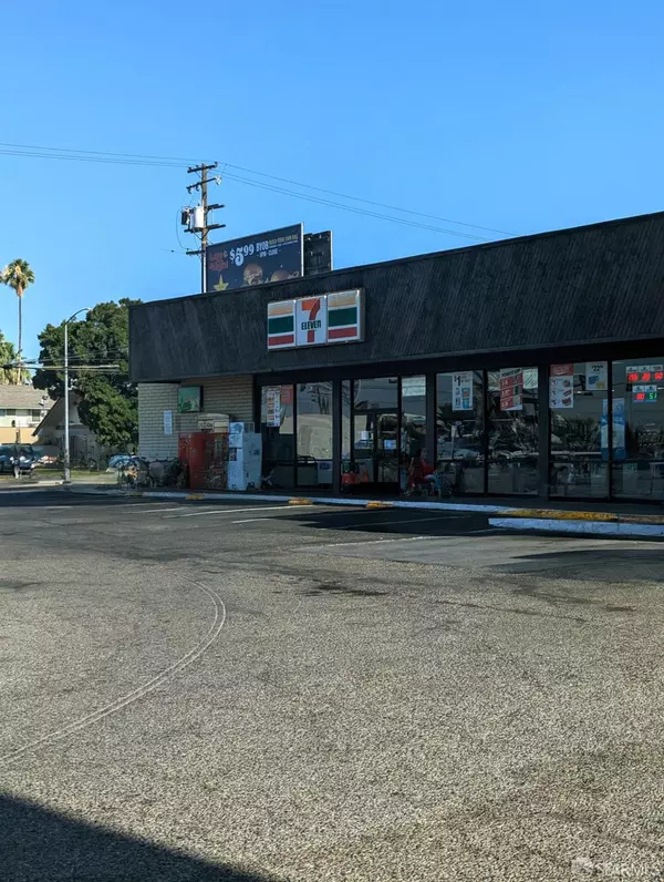 2515 E Mckinley AVE, Fresno, CA
