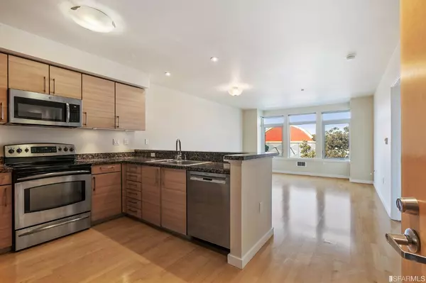 San Francisco, CA 94133,329 Bay ST #305