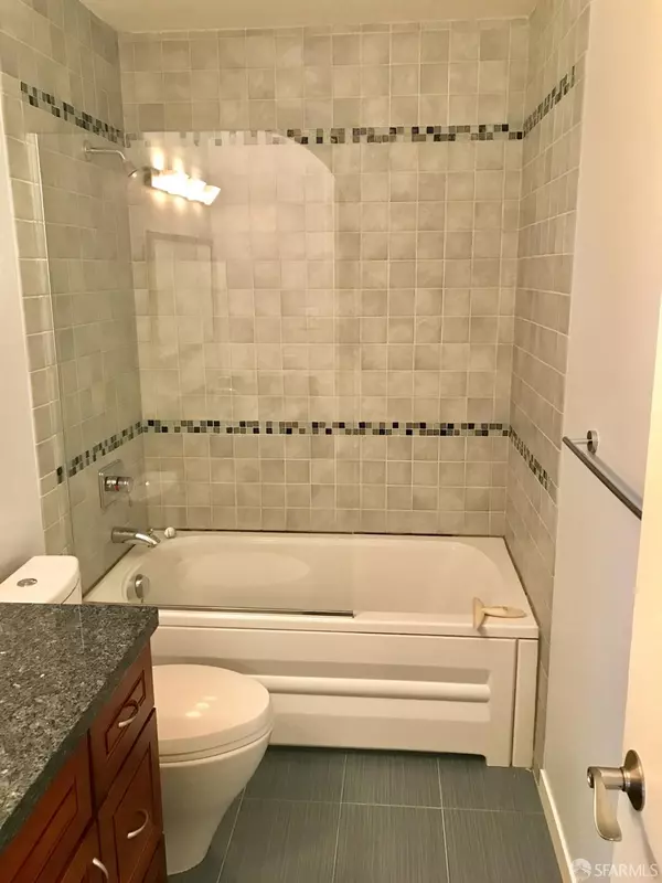 San Francisco, CA 94131,5177 Diamond Heights BLVD #113