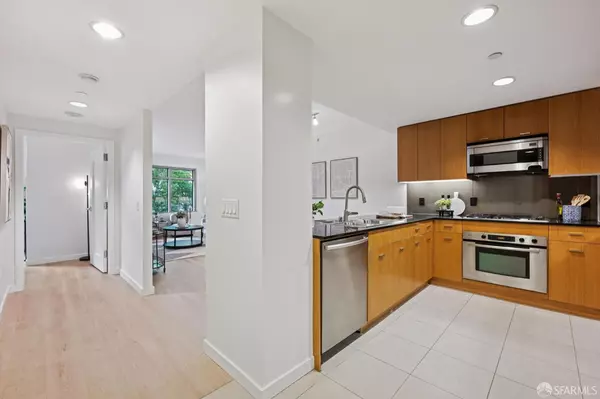 355 1st ST #305, San Francisco, CA 94105