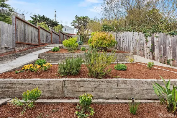 Daly City, CA 94014,46 Robinson DR