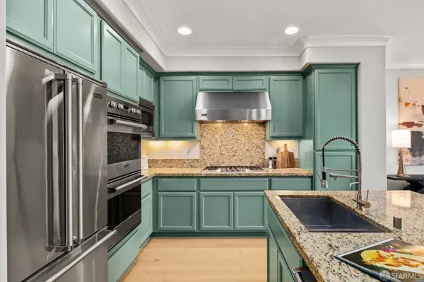 San Francisco, CA 94132,118 Summit WAY