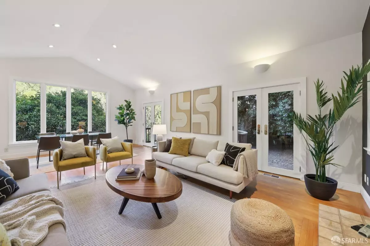 Oakland, CA 94611,6891 Pinehaven RD