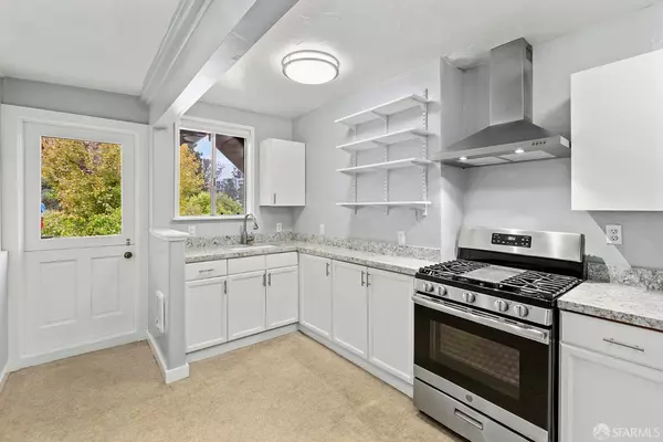 San Francisco, CA 94114,10-12 A Saturn ST