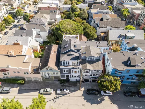 San Francisco, CA 94114,729 Douglass ST #A