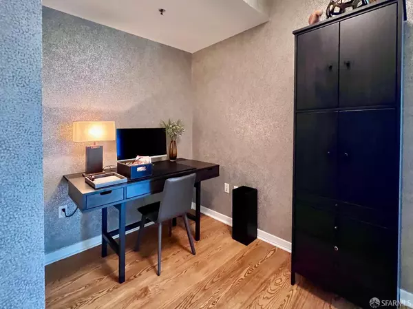 San Francisco, CA 94105,301 Main ST #16H