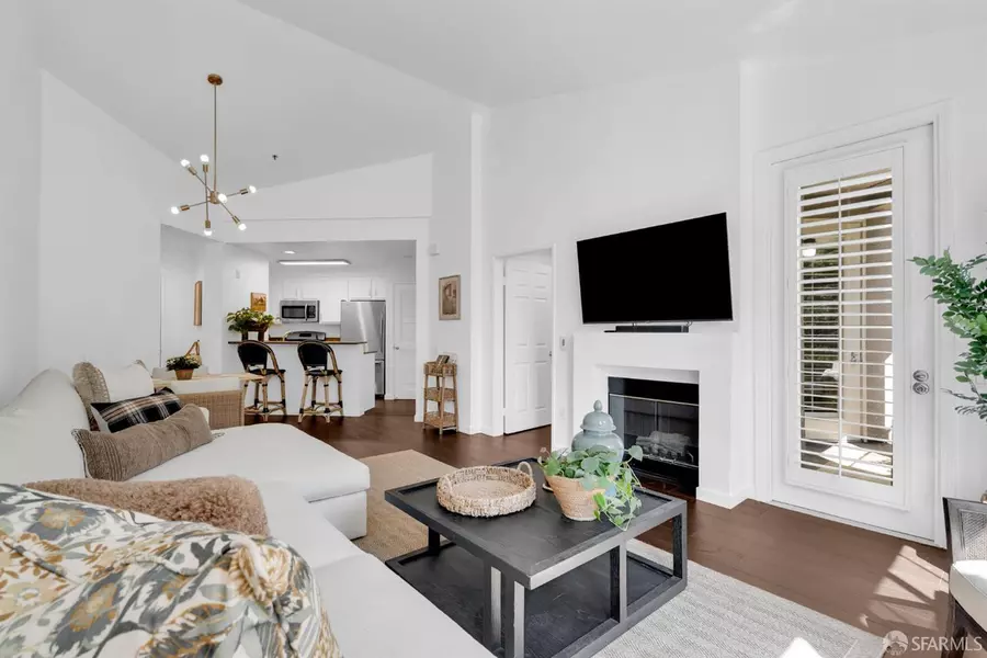 180 Caldecott LN #314, Oakland, CA 94618