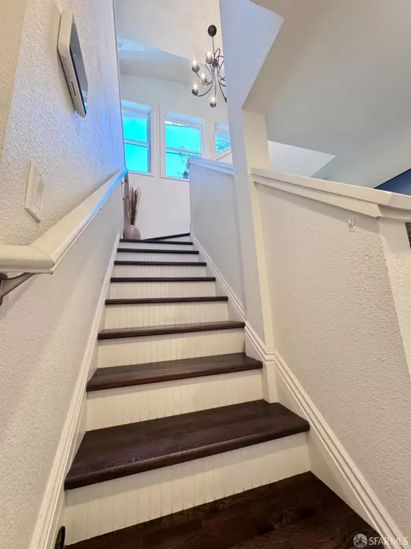 Oakland, CA 94611,2276 Arrowhead DR