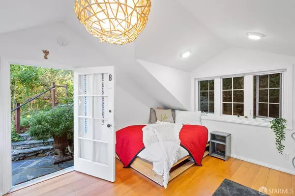 Burlingame, CA 94010,111 Fey DR