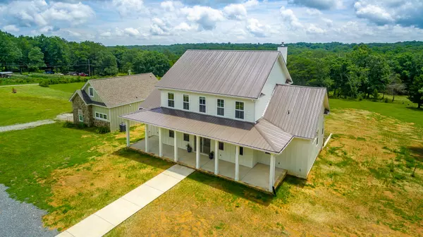 Signal Mountain, TN 37377,720 Miller RD
