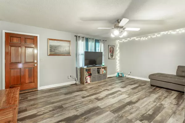 Hixson, TN 37343,302 Hannah LN