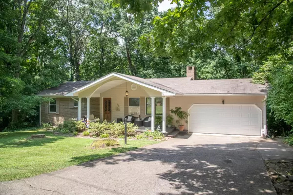 Signal Mountain, TN 37377,415 Palisades DR