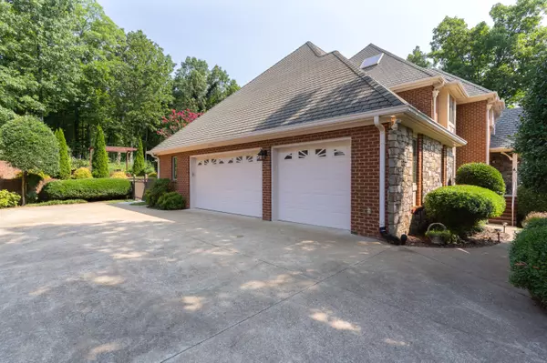 Ooltewah, TN 37363,9115 Windstone DR