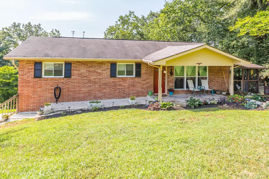 220 Alpine DR, Rossville, GA 30741