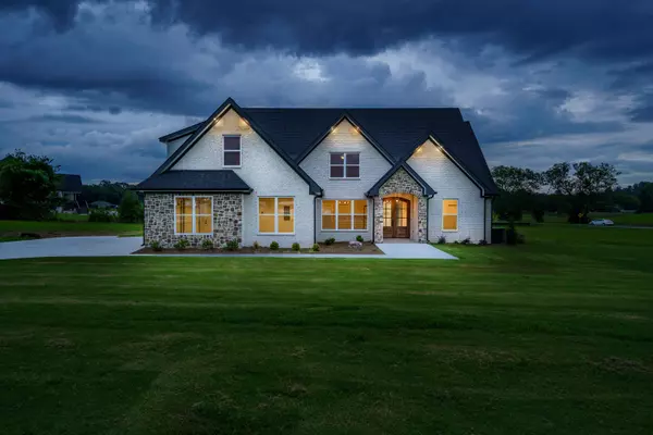 36 Breckinridge DR, Chickamauga, GA 30707