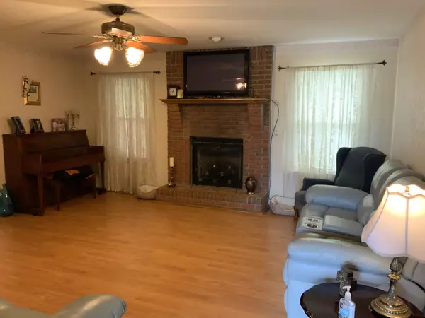 Ringgold, GA 30736,5658 Reeds Bridge RD