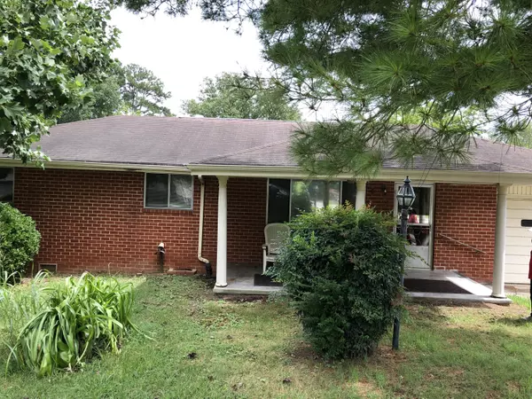1716 Winifred DR, Fort Oglethorpe, GA 30742