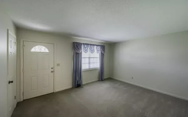 Rossville, GA 30741,930 Circle DR