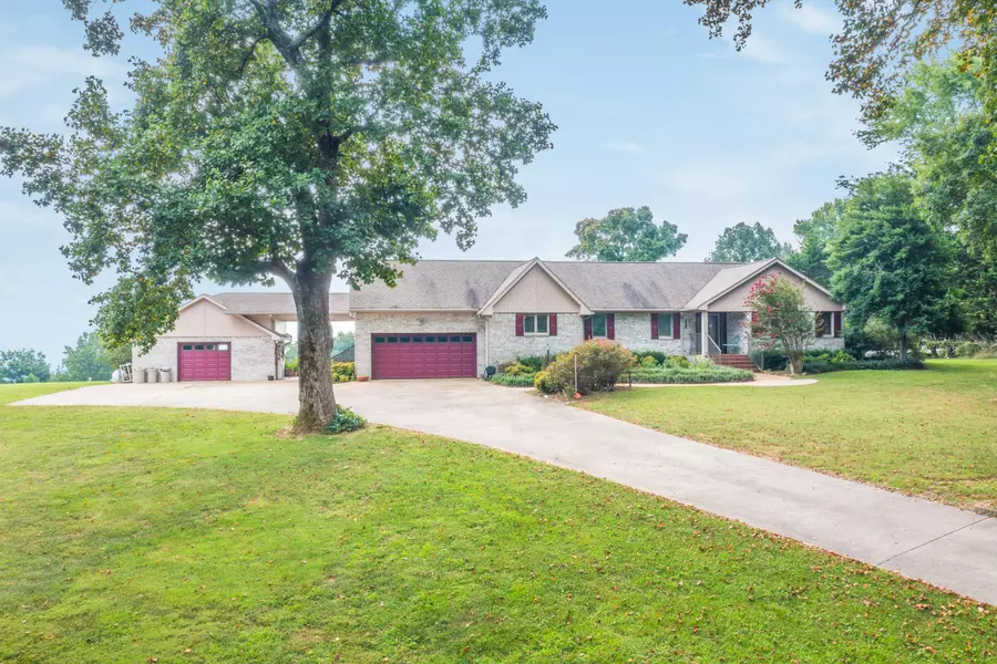 704 Mowbray PIKE, Soddy Daisy, TN 37379