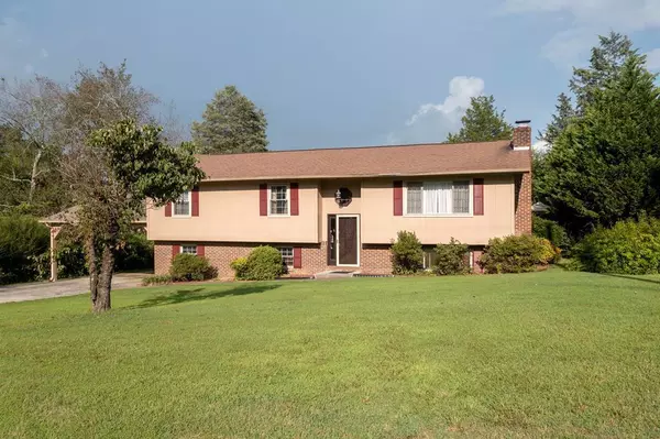 417 Haywood LN, Dayton, TN 37321