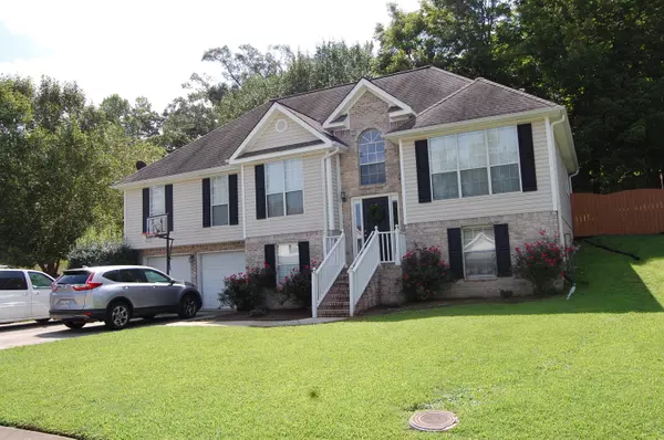 Ooltewah, TN 37363,8462 Shadetree LN