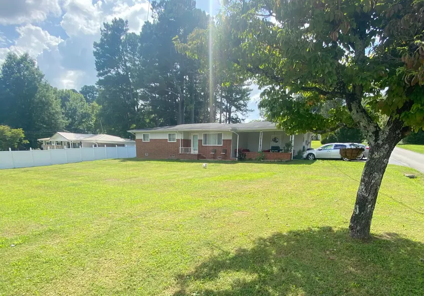 19 Neal DR, Rossville, GA 30741