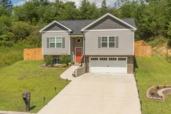 Soddy Daisy, TN 37379,1679 Short Leaf LN
