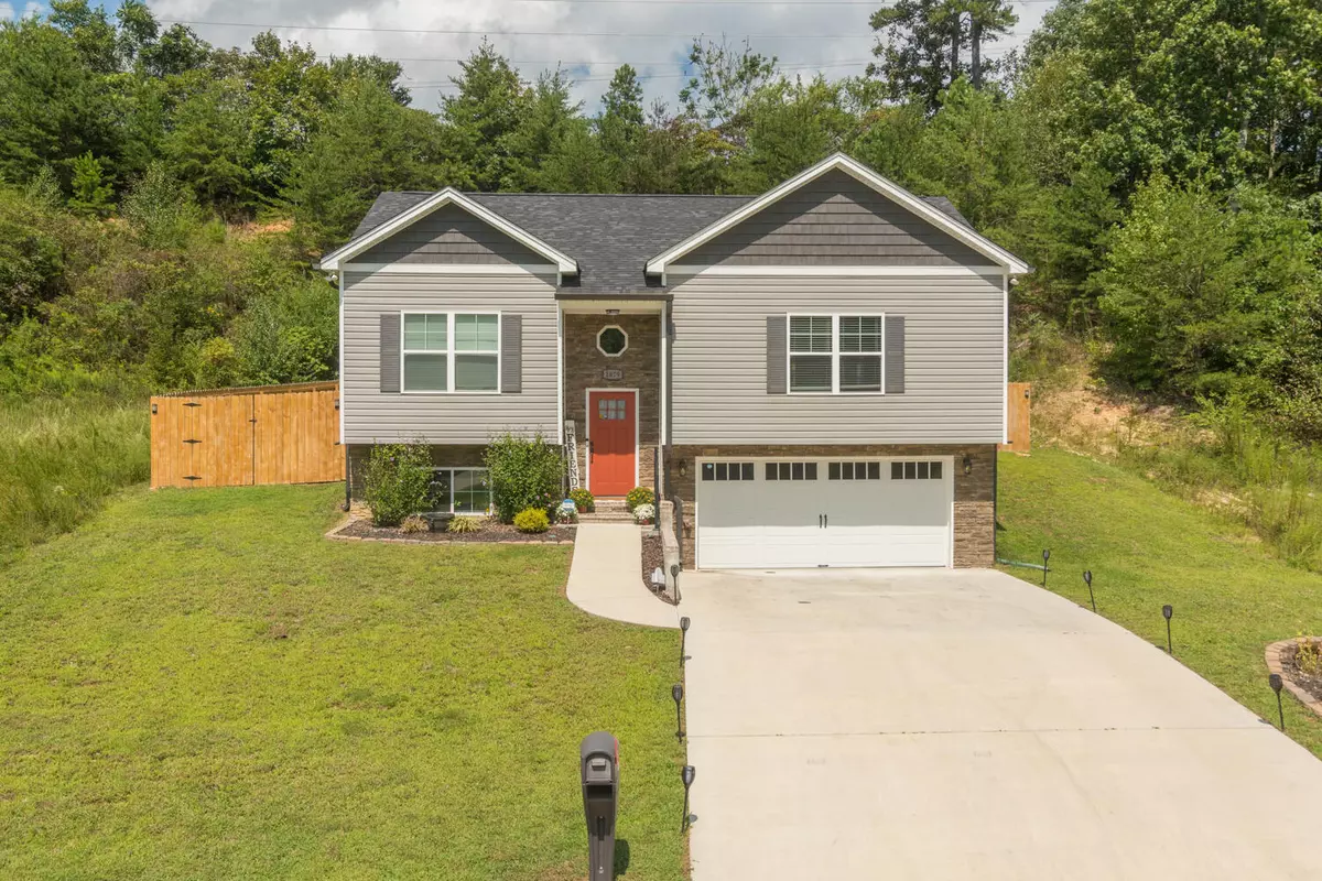 Soddy Daisy, TN 37379,1679 Short Leaf LN