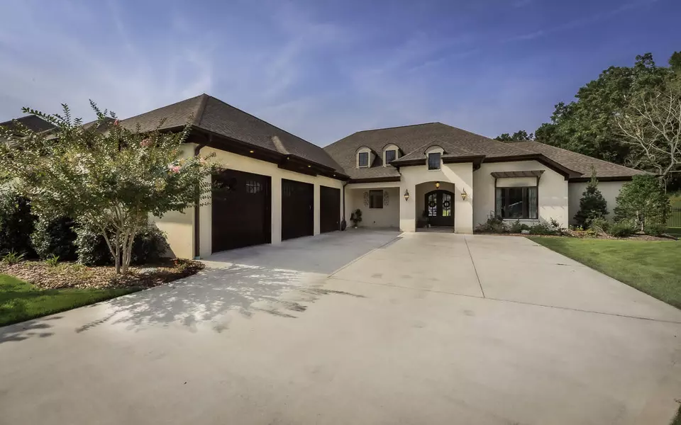 9210 Skyfall DR, Ooltewah, TN 37363